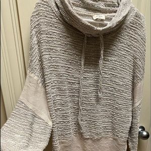 Tunic with adjustable neck line